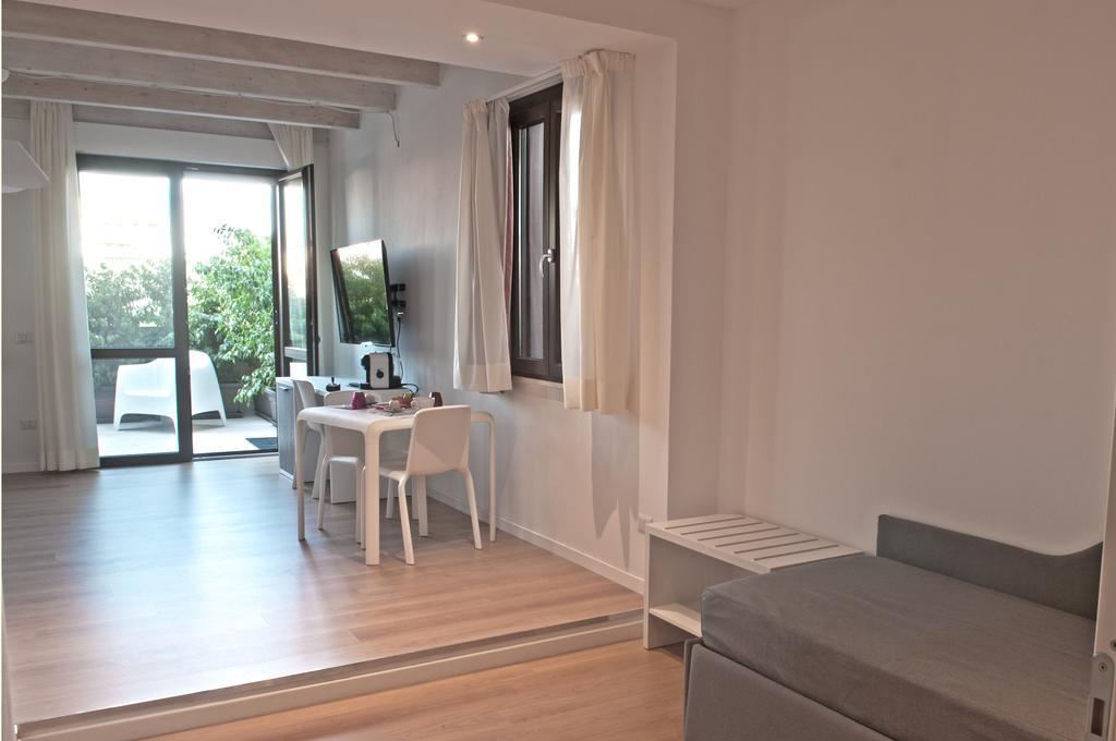 Four Rooms Guesthouse Oristano Exteriör bild