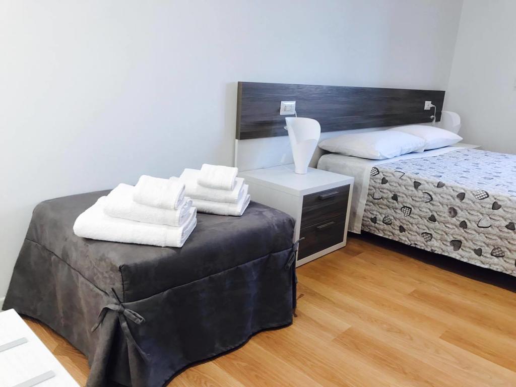 Four Rooms Guesthouse Oristano Exteriör bild