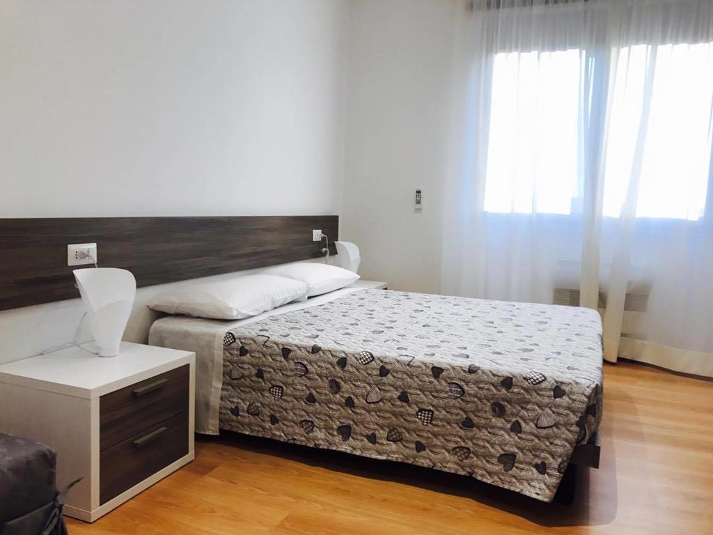 Four Rooms Guesthouse Oristano Exteriör bild
