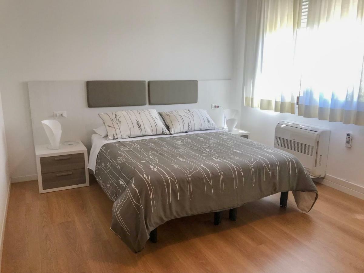 Four Rooms Guesthouse Oristano Exteriör bild